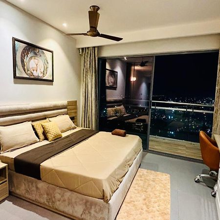 Countryside Luxury Suites - Supernova Noida Yeni Delhi Dış mekan fotoğraf