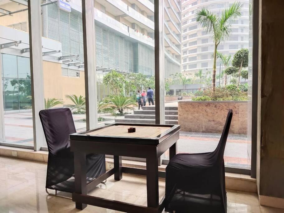Countryside Luxury Suites - Supernova Noida Yeni Delhi Dış mekan fotoğraf