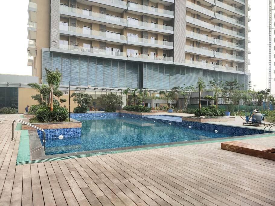 Countryside Luxury Suites - Supernova Noida Yeni Delhi Dış mekan fotoğraf