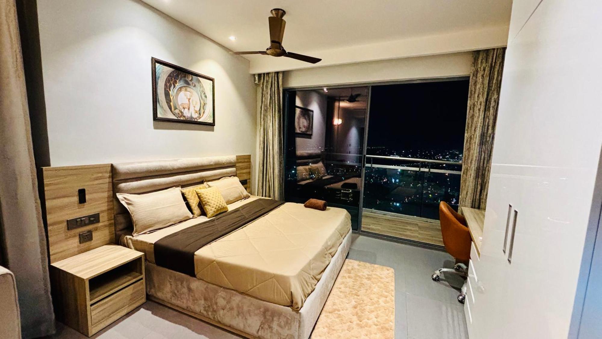 Countryside Luxury Suites - Supernova Noida Yeni Delhi Dış mekan fotoğraf